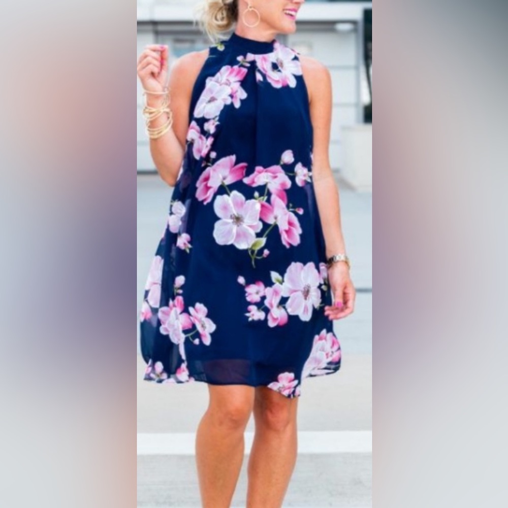 Signature by Robbie Bee Navy Floral Chiffon Dress
Women's Size 6